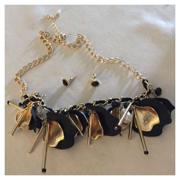 🇺🇸😎Modern Pearlesque Petal Set by Avon - Picture 2 of 4